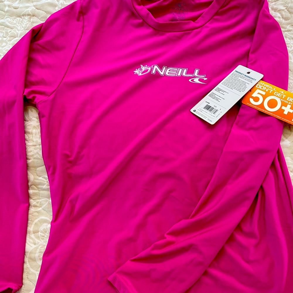 New with tags O’Neill Rash Guard